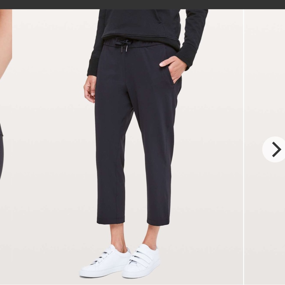 Lululemon On the Fly Crop High Rise *23" in black size 6 black